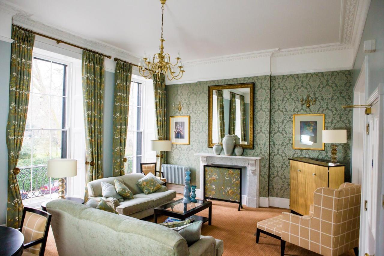 Helena Normanton Signature Suite,1371774029:JPEG